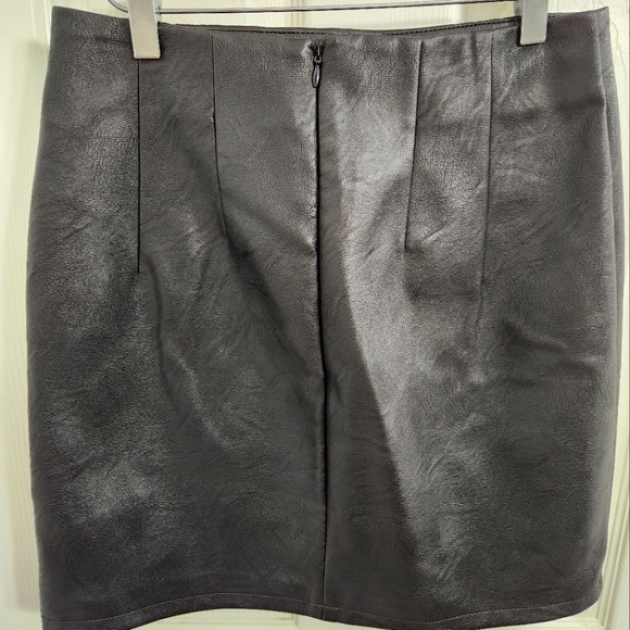 Topshop Faux Leather Tall Black Mini Skirt - Picture 2 of 3